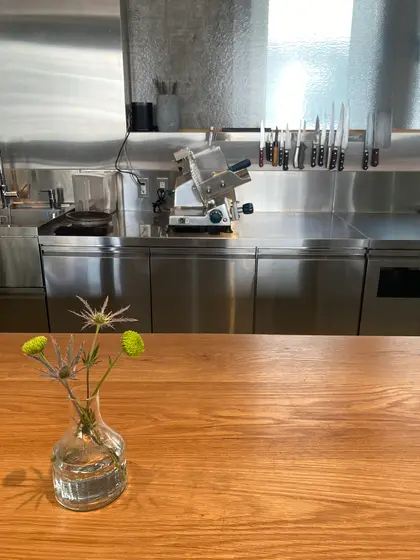 カウンターからはキッチンが見えます