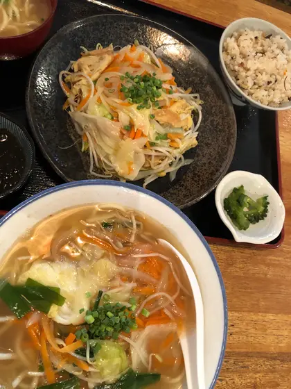 ﾌｰﾁｬﾝﾌﾟﾙ定食と 島野菜そば