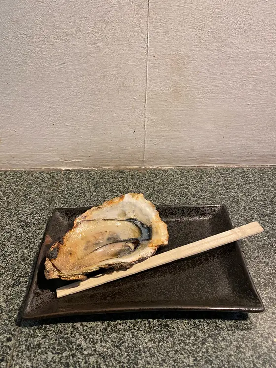 単品の焼き牡蠣をいただきます！