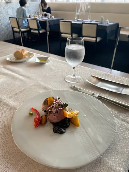 メインディッシュはお肉をチョイス