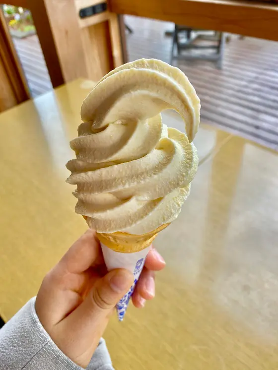 びわソフトクリーム