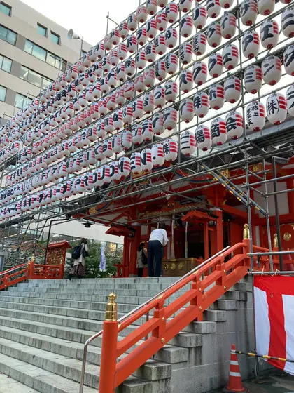 酉の市の準備中