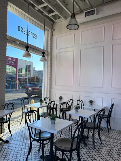 白を基調とした清熱感ある空間