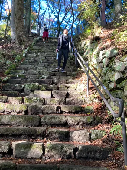 え？なかなかの急坂ですよ？