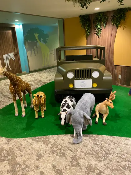 エレベーターホールを降りると可愛い動物達がお出迎え♪