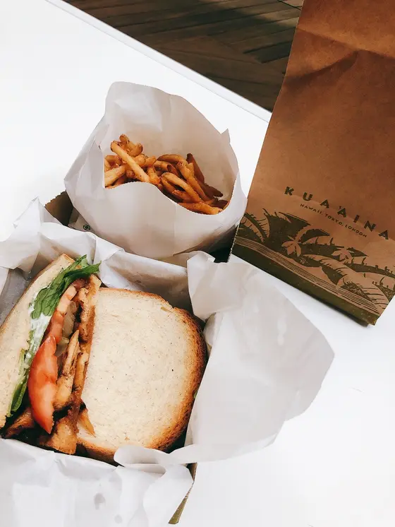 ハンバーガーとポテトセット