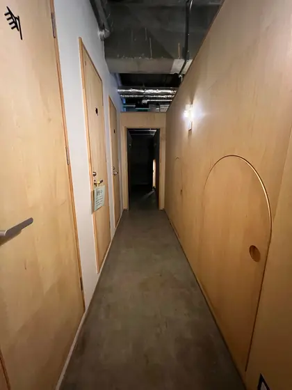 シャワー、トイレは共用です