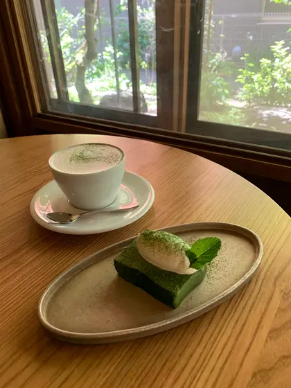 抹茶ラテ(ホット)、濃厚抹茶テリーヌ