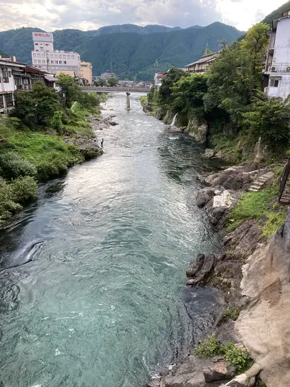 新橋からの眺め。