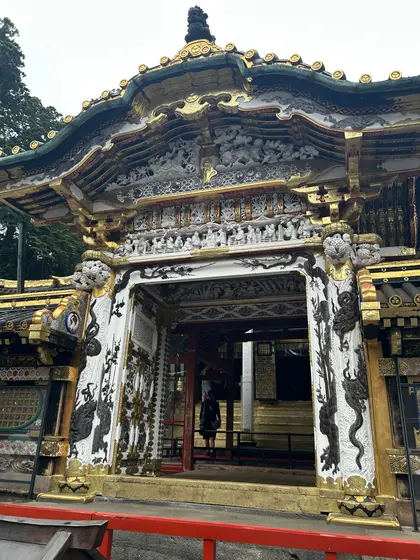 細かな装飾彫刻