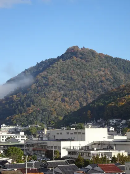 ホテルから見る備中松山城