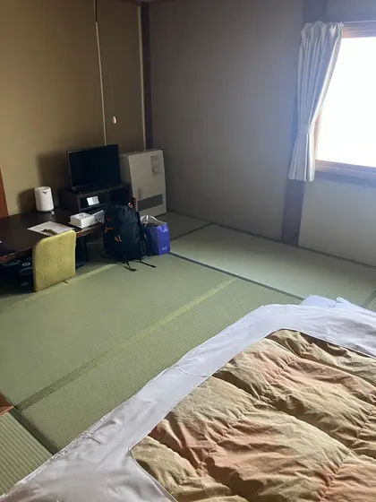 簡素な1人部屋