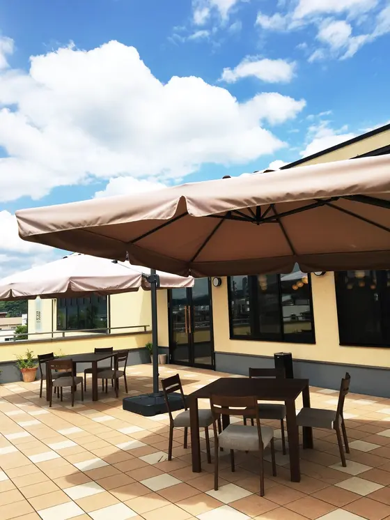 ワンコと一緒にテラス席で