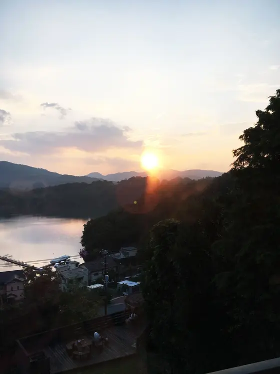 お部屋から見た、一碧湖と夕日