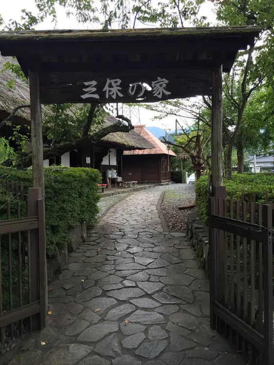 門