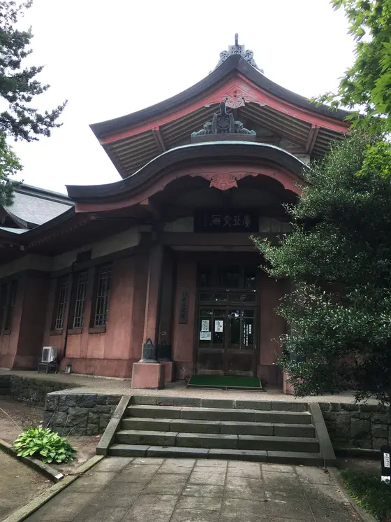 寺内の図書館so cool