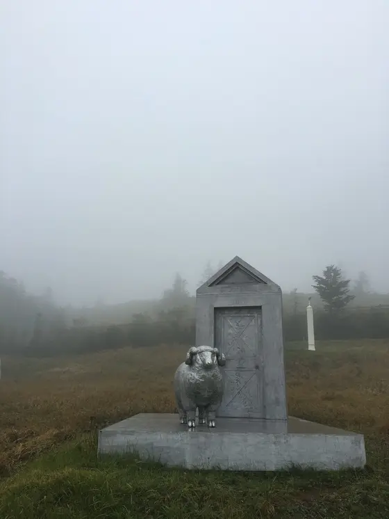 ひつじの彫刻