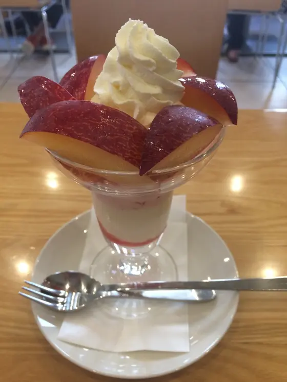 珍しいパフェも。