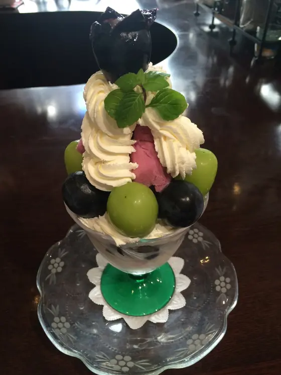 季節限定のパフェもおいしい。