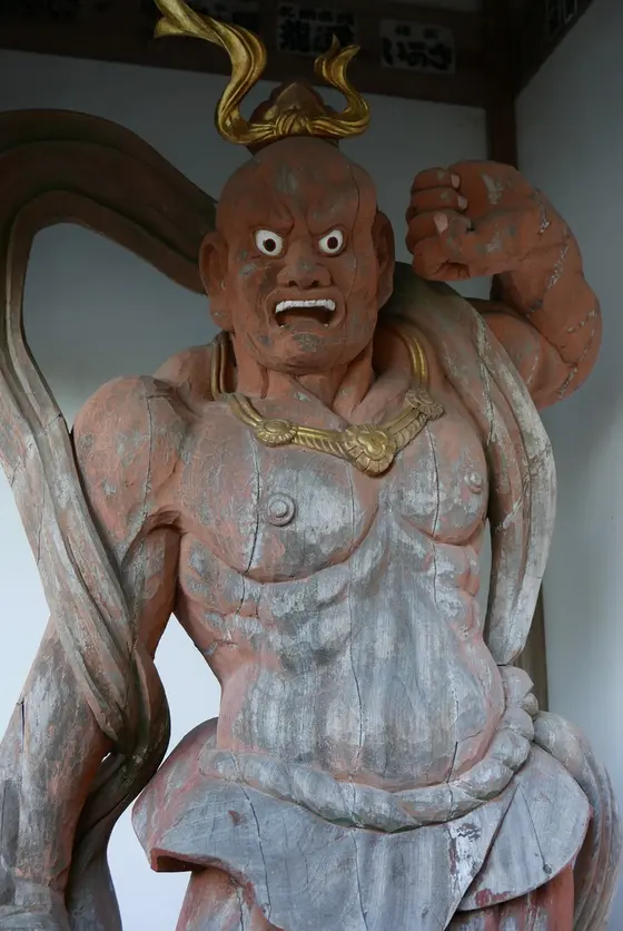 山門には仁王様