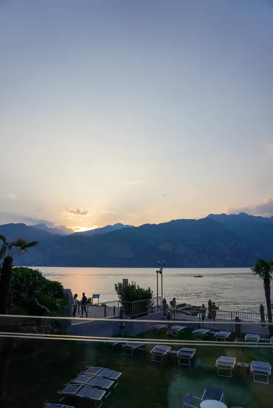 夕日を眺めながら、最高のディナー🍽