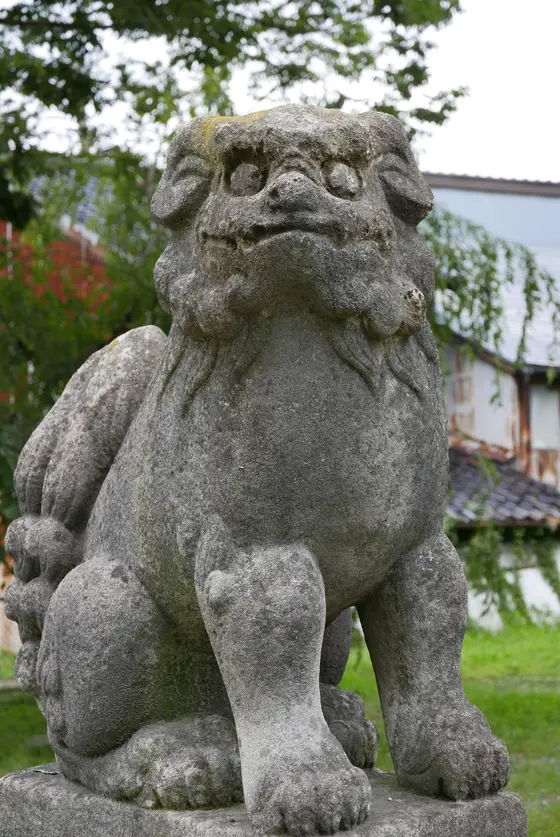 可愛い狛犬がいる神社
