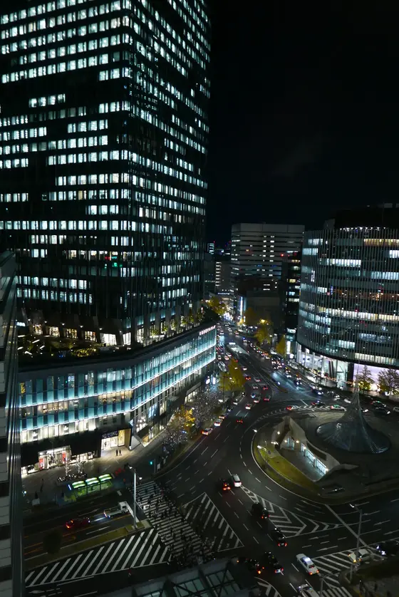 巨大な建物