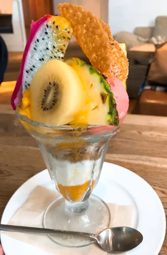 フルーツパフェ