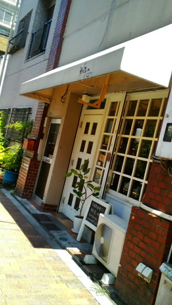 隠れ家的なお店