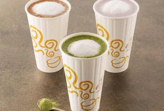 抹茶やココアなどのホットドリンクも