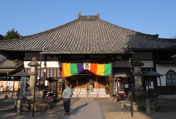 弘法様は本堂に