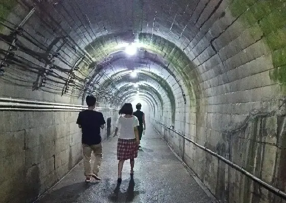 改札の向こうに見えてきたのは…
