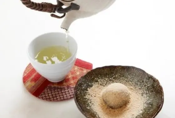 わらび餅とお茶のセット