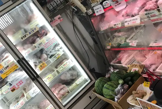 精肉店さんなのでお肉も売ってます