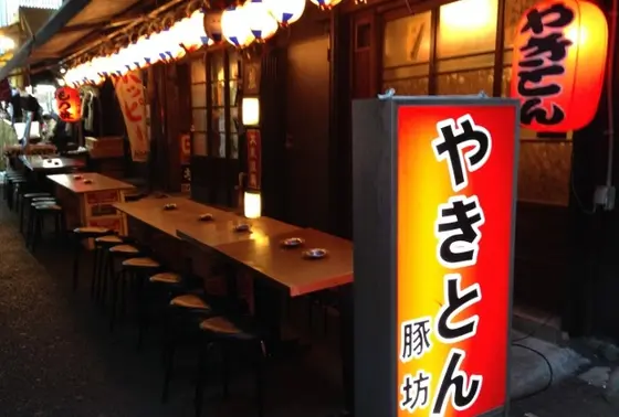 最後のブロックも様々な店が詰まった一角です