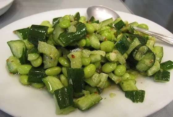 絶品です。枝豆ときゅうりの和え物。