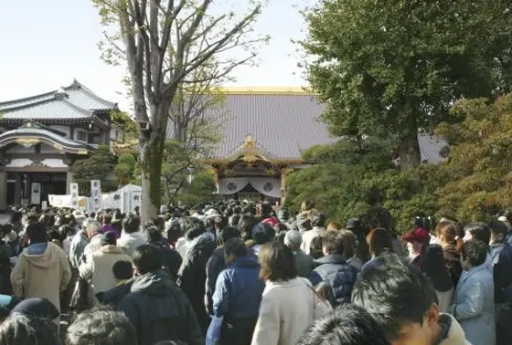 年末年始賑わいを見せる