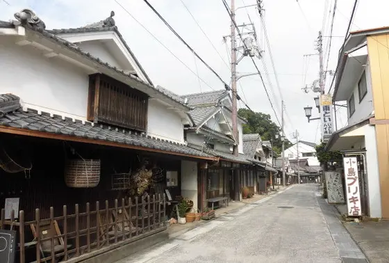 河原町妻入商家群