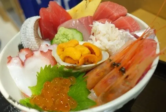 ごはんはふるさと食堂街で