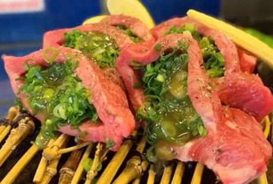 厚切りネギ塩タン 一切れ 280円