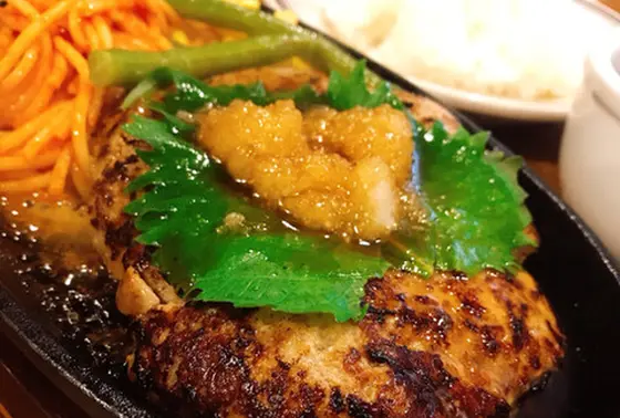 お店自慢の手ごねハンバーグ