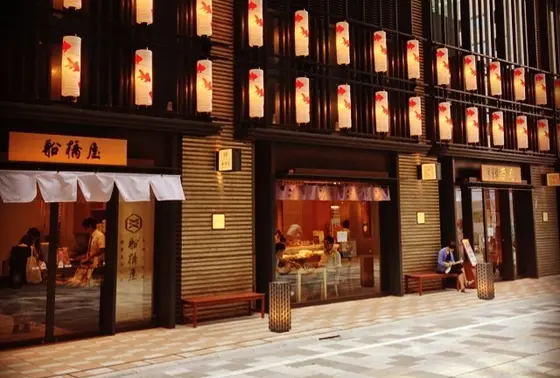 素敵なお店がずらり。