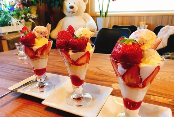 いちご農園のいちごのパフェ🍓
