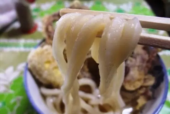 やさしい食感のうどんが美味い！