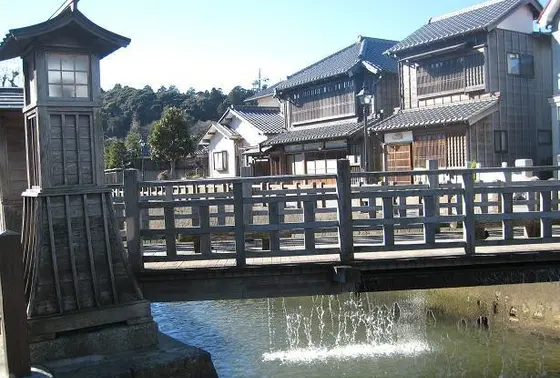 30分おきに水が流れる橋