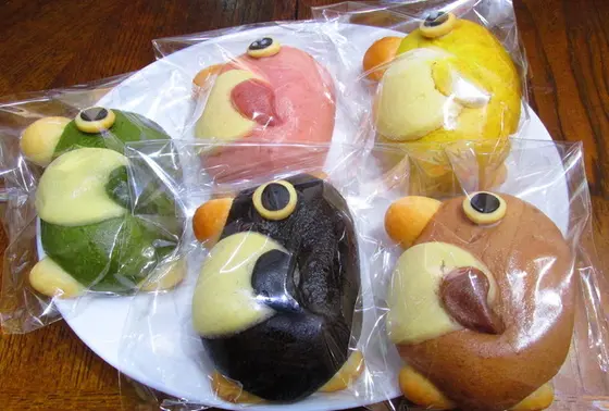 ペンギンの形をしたパン🍞