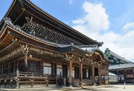 鄙には不釣り合いな伽藍