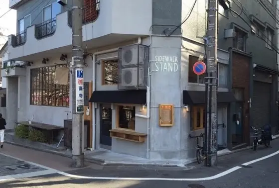 コンクリート調。