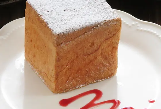 シュークリームやケーキが美しいです