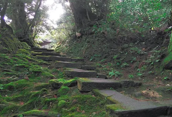 鐘楼への石段